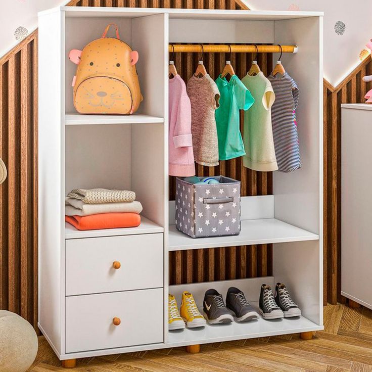Quarto infantil com móveis Multilaser montados